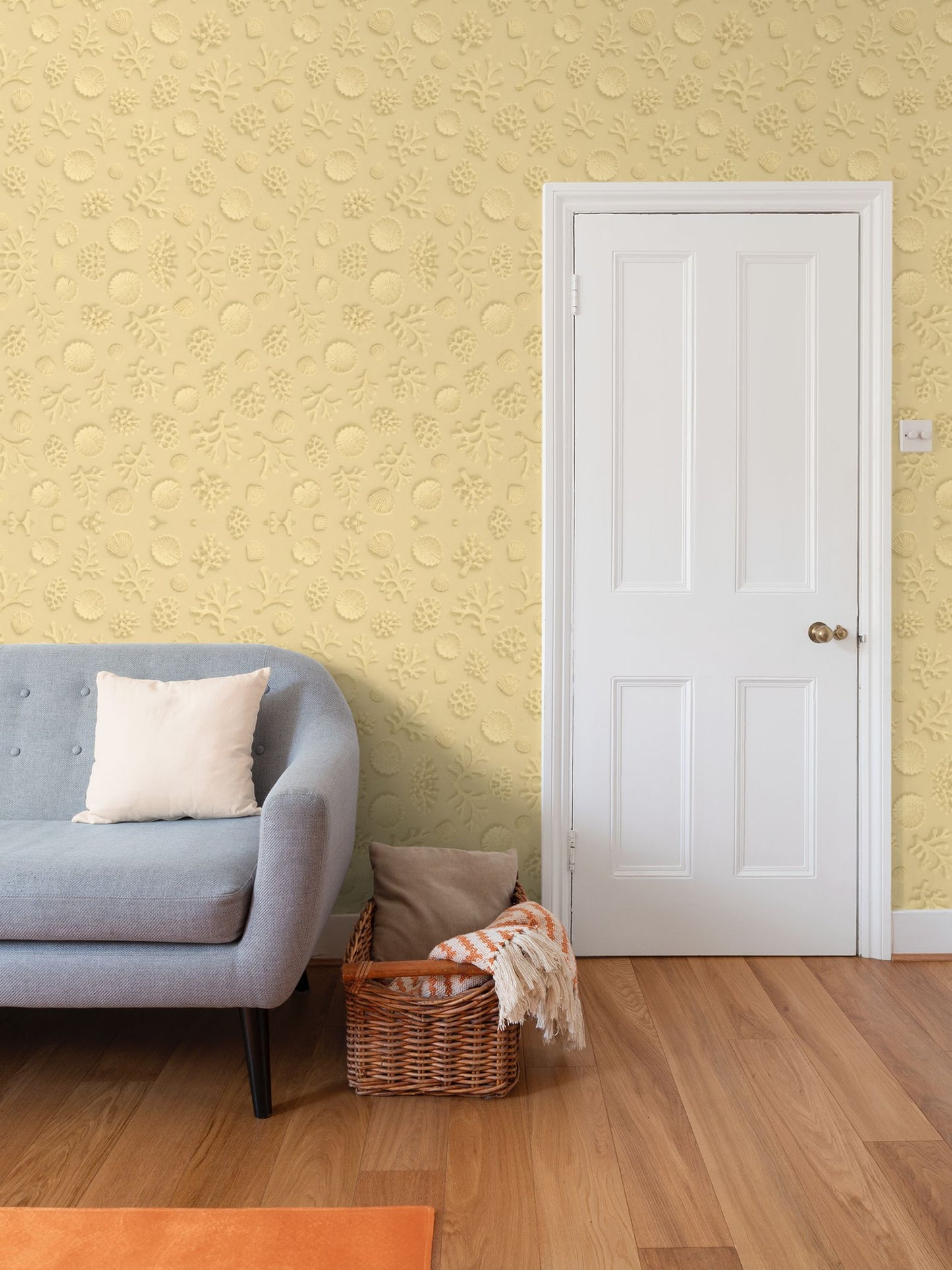 SHADOW CORAL - SUNLIT SHELL - REPEAT PATTERN WALLPAPER
