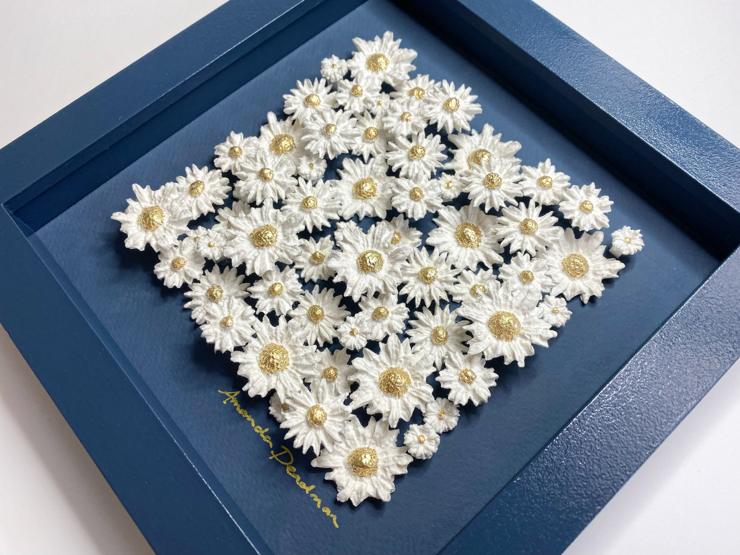 AS FREASH AS A DAISY (ROUND ON STIFFKEY BLUE)