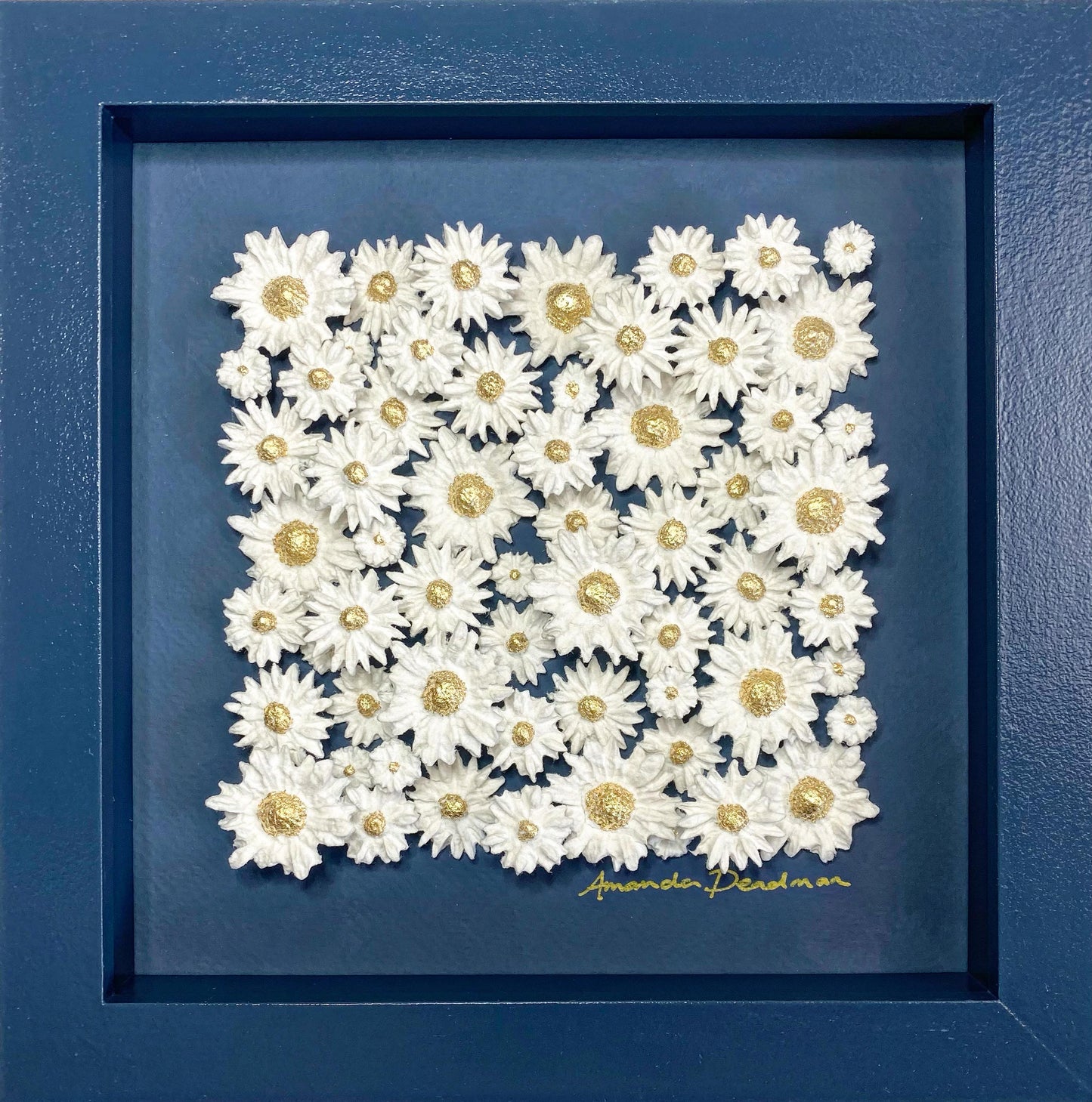AS FREASH AS A DAISY (ROUND ON STIFFKEY BLUE)