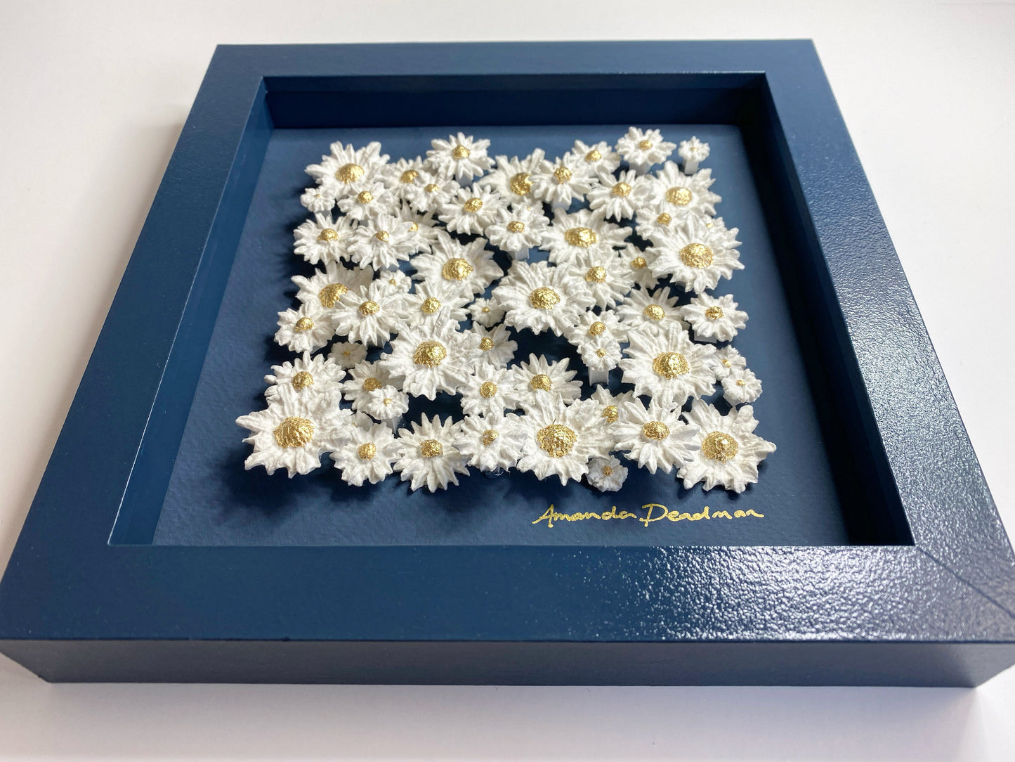 AS FREASH AS A DAISY (ROUND ON STIFFKEY BLUE)