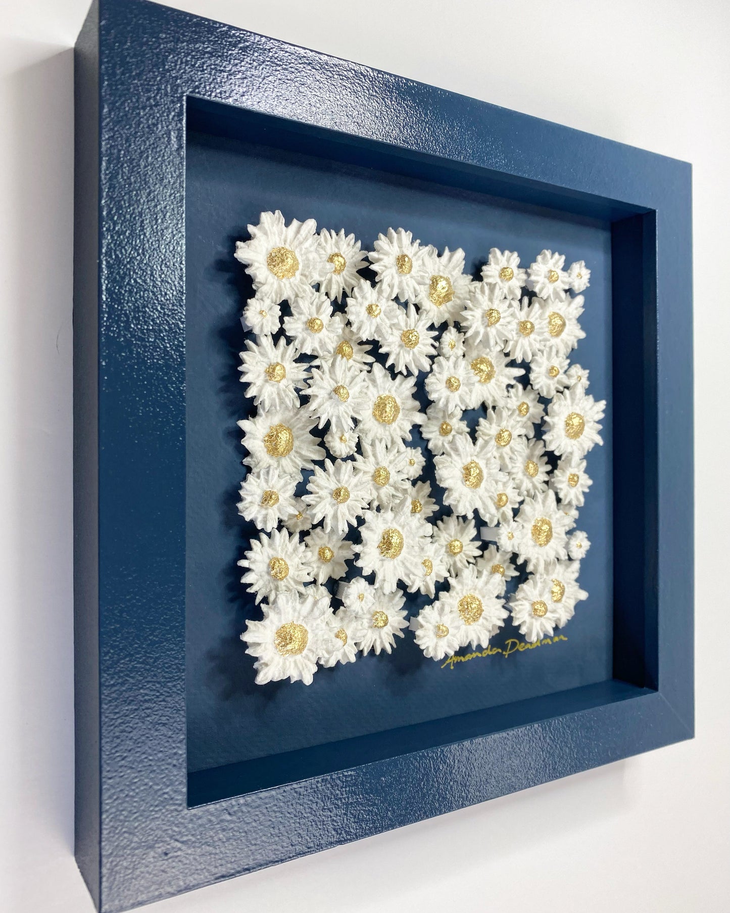 AS FREASH AS A DAISY (ROUND ON STIFFKEY BLUE)
