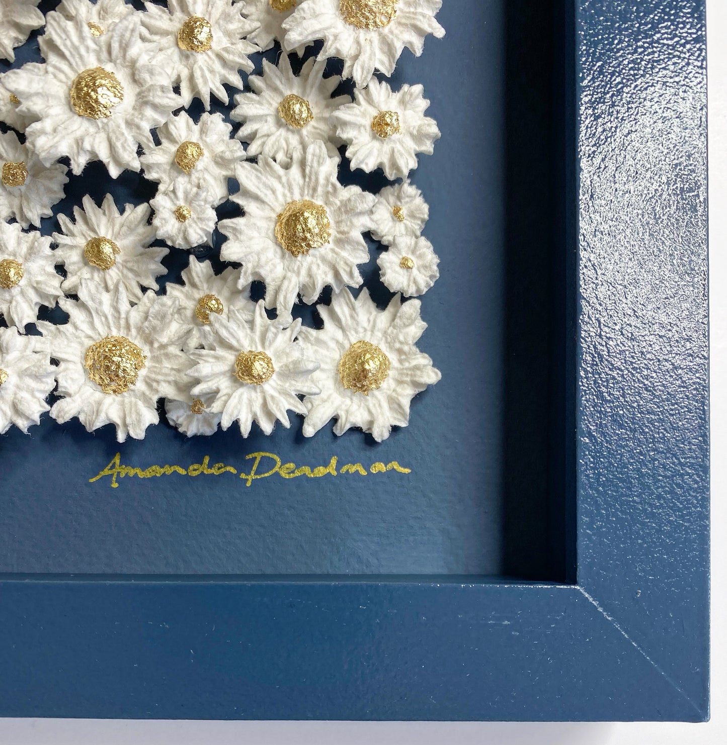 AS FREASH AS A DAISY (ROUND ON STIFFKEY BLUE)
